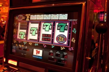 Dealer hand revealed in Three Card Poker